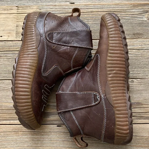 Vintage Simple “Pedbed” Western Slip-On Booties. Size 8.5. - Picture 2 of 10